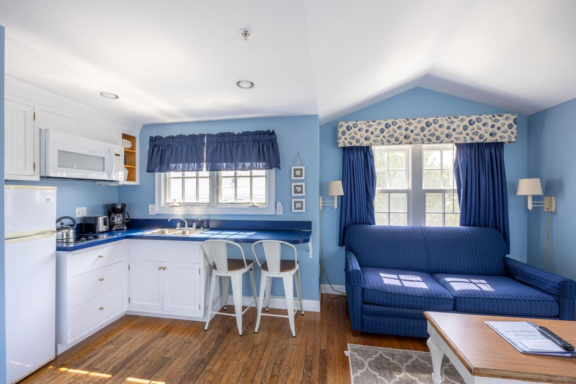 Beachside Village Resort Фолмут Экстерьер фото