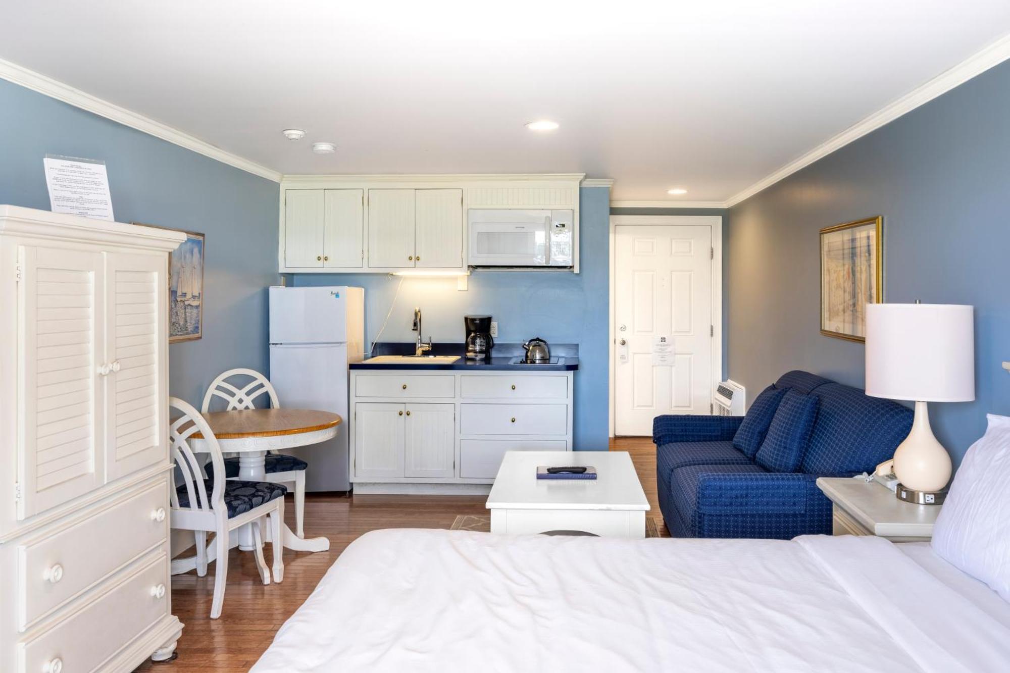 Beachside Village Resort Фолмут Экстерьер фото