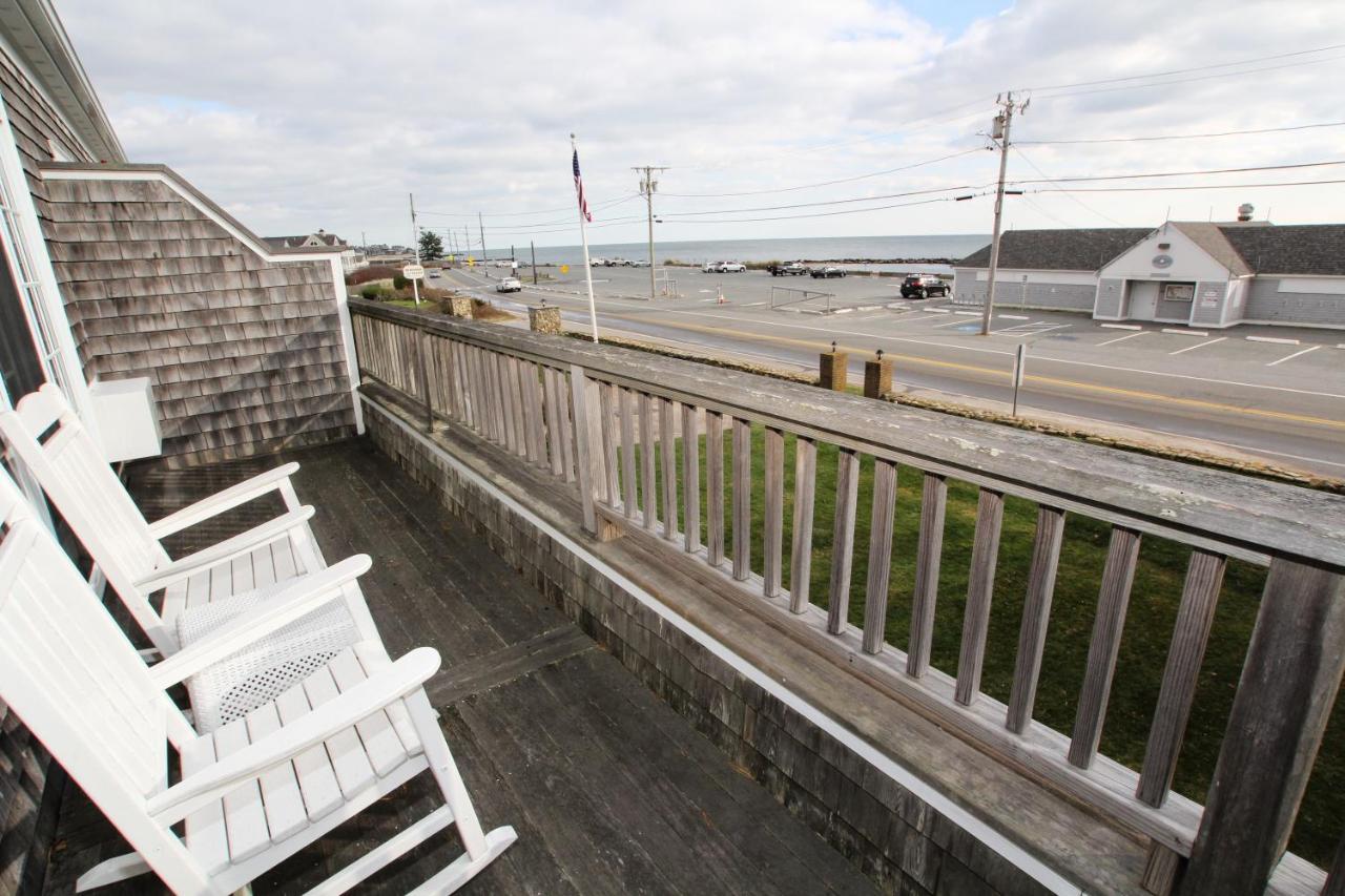 Beachside Village Resort Фолмут Экстерьер фото